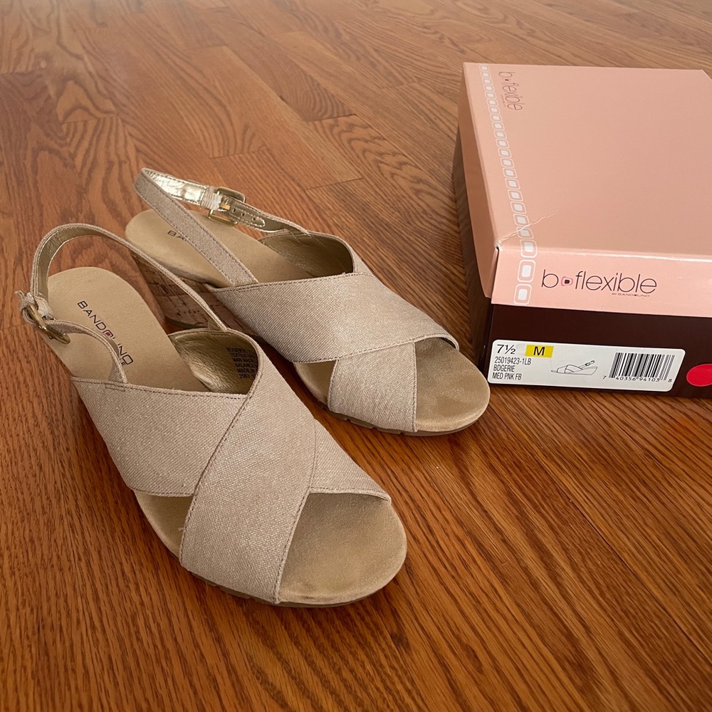 Women’s Tan Wedge Sandals, Size: 7 1/2, Brand: Bandolino Be Flexible